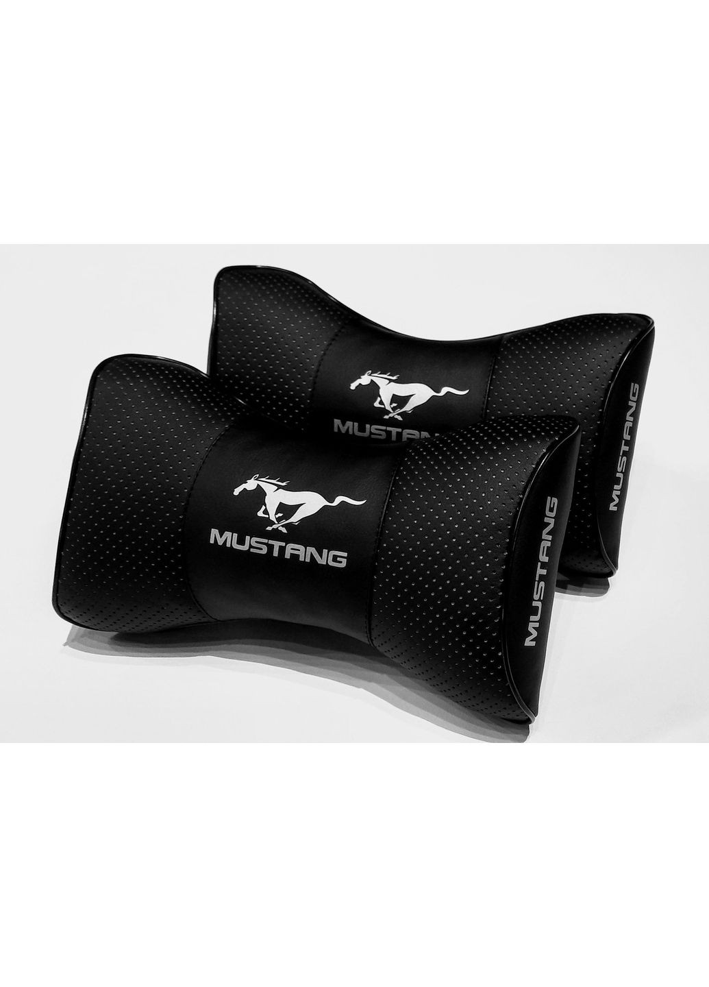 Подушка на підголовник авто Mustang 1шт. No Brand (351901857)