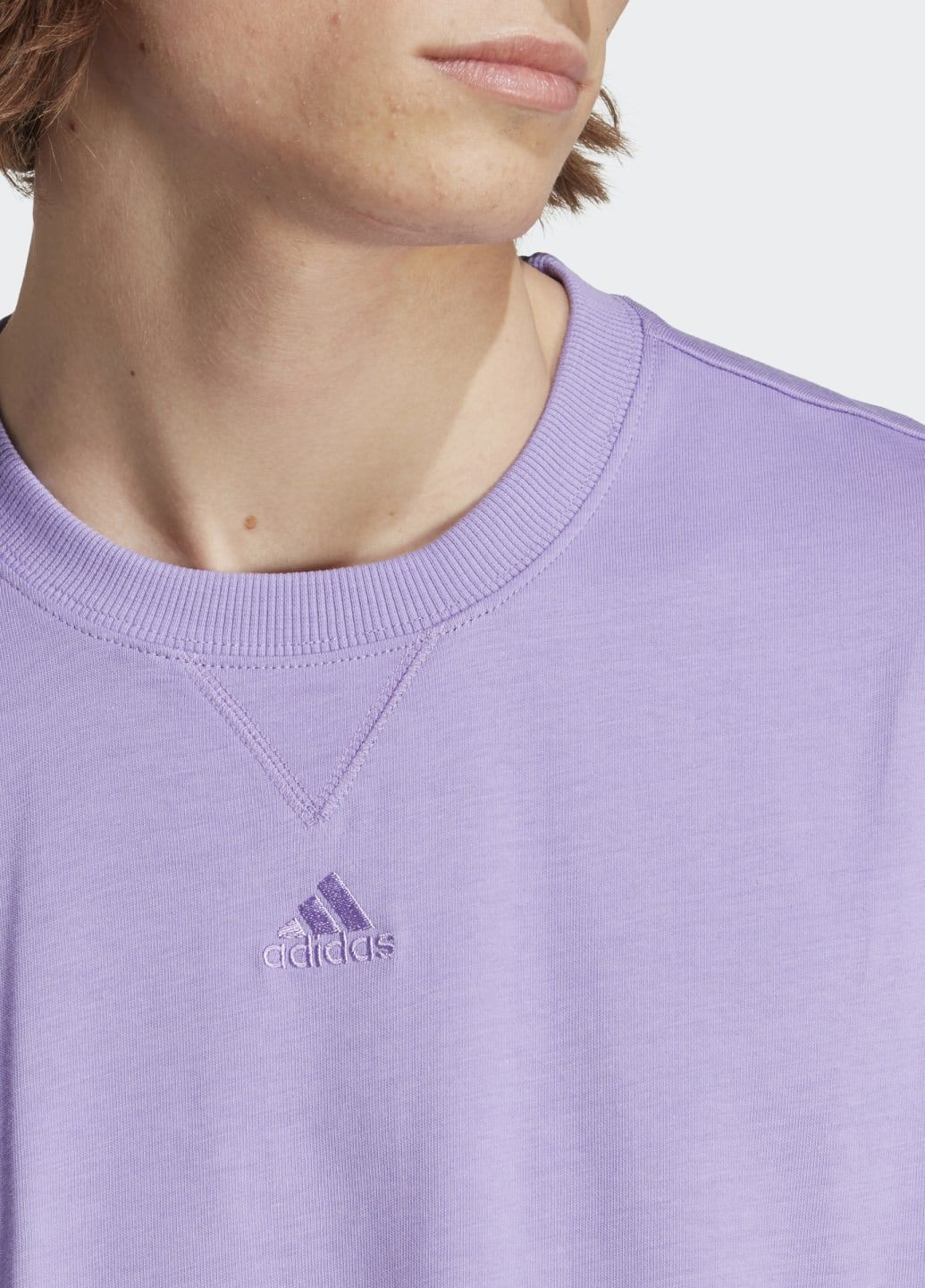 Фиолетовая футболка all szn adidas