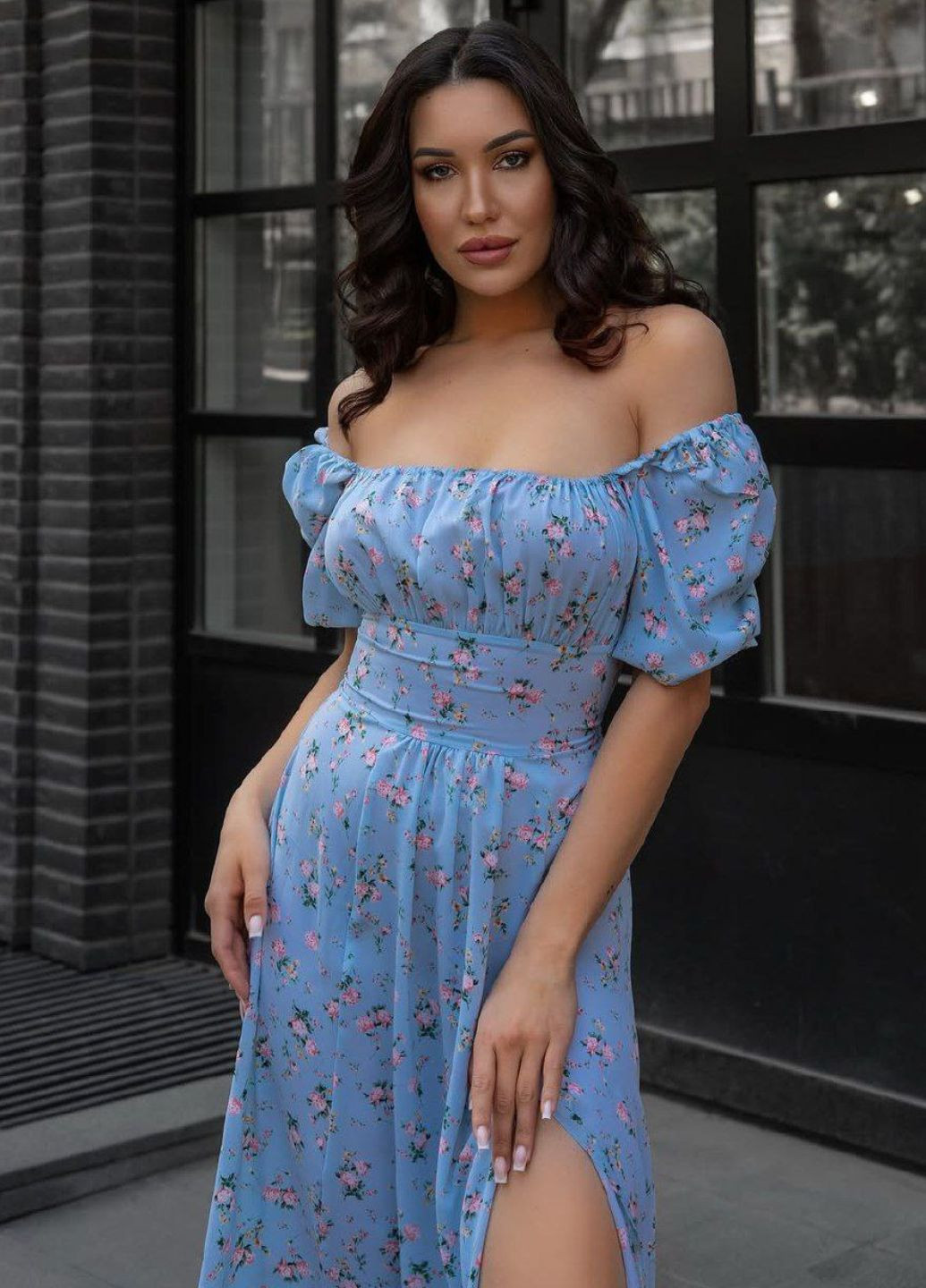 Блакитна повсякденний сукня максі з розрізом та квітковим принтом з відкритими плечима Tik-Tak з квітковим принтом