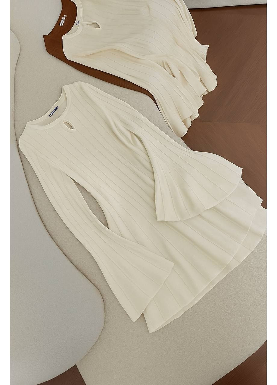 Молочна повсякденний жіноча тепла міні-сукня кльош KaraMix однотонна