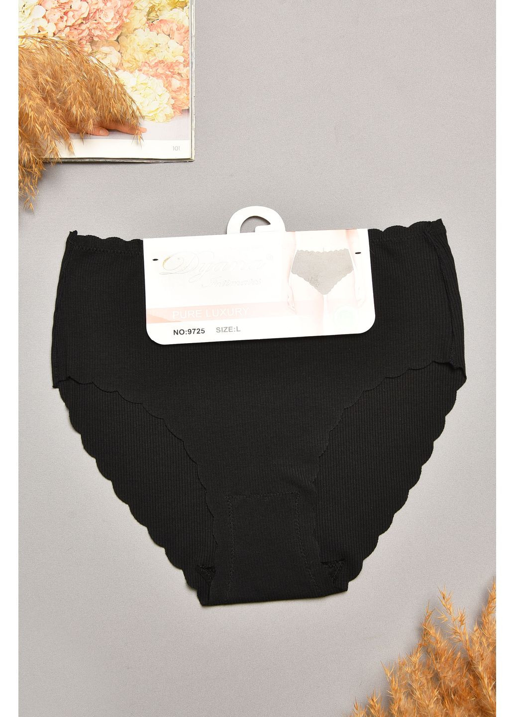 Труси жіночі напівбатальні чорного кольору Let's Shop (366303346)