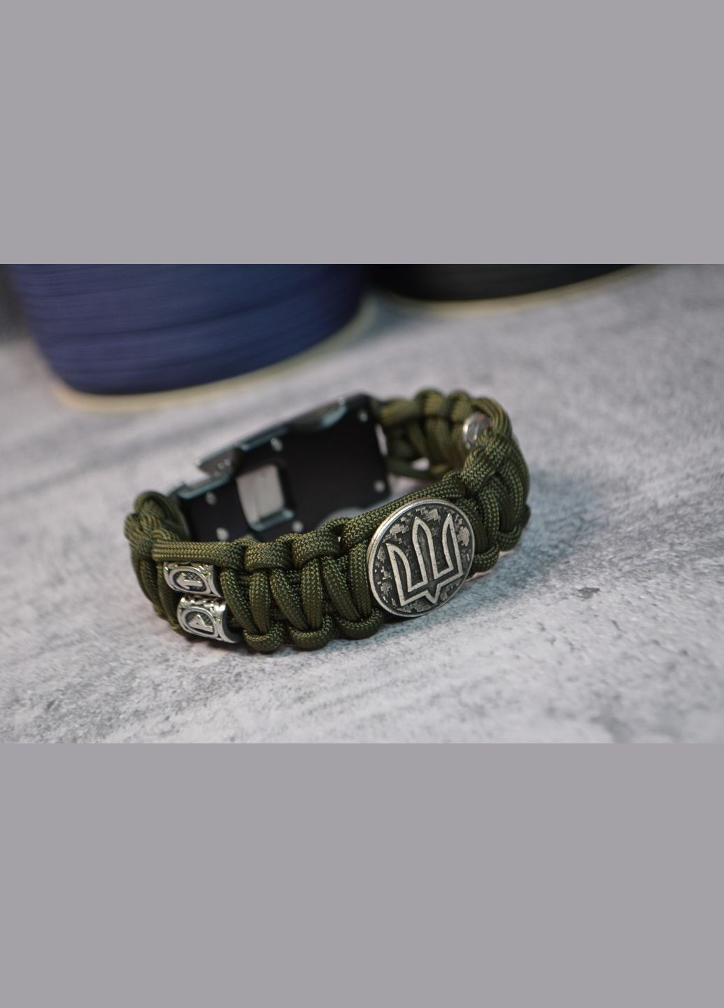 Браслет з індивідуальним гравіюванням на ножі гербом України та рунами старшого футарка No Brand (355796117)