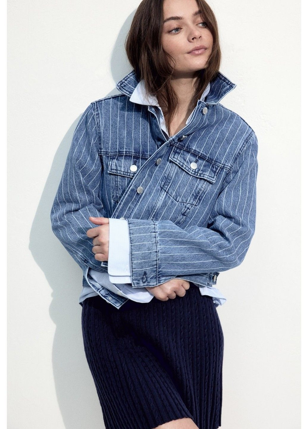 Синяя демисезонная женская джинсовая винтажная куртка-пиджак н&м (58177) xs синяя H&M