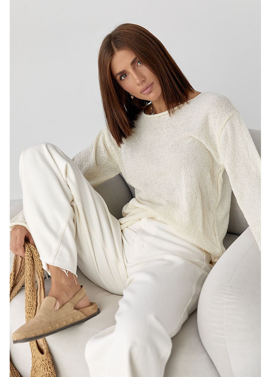 Молочний демісезонний в'язаний джемпер з необробленими краями - хакі колір Lurex