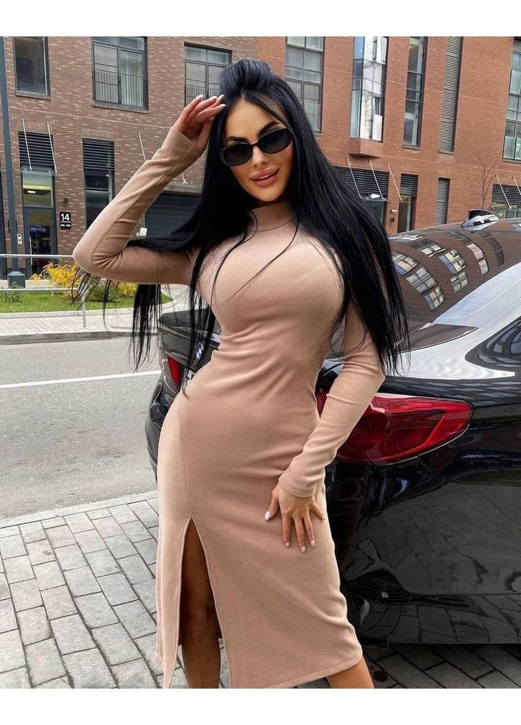 Бежева повсякденний, кежуал жіноча облягаюча сукня з розрізом Україна