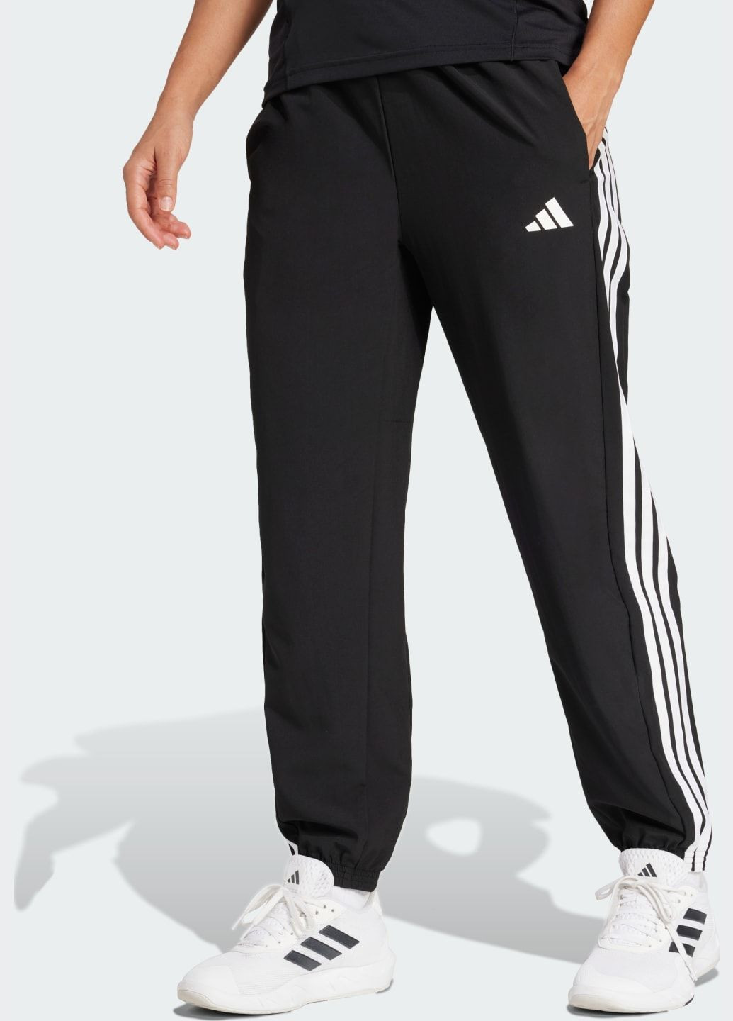 Джогери Train Essentials 3-Stripes Woven adidas (315363447)