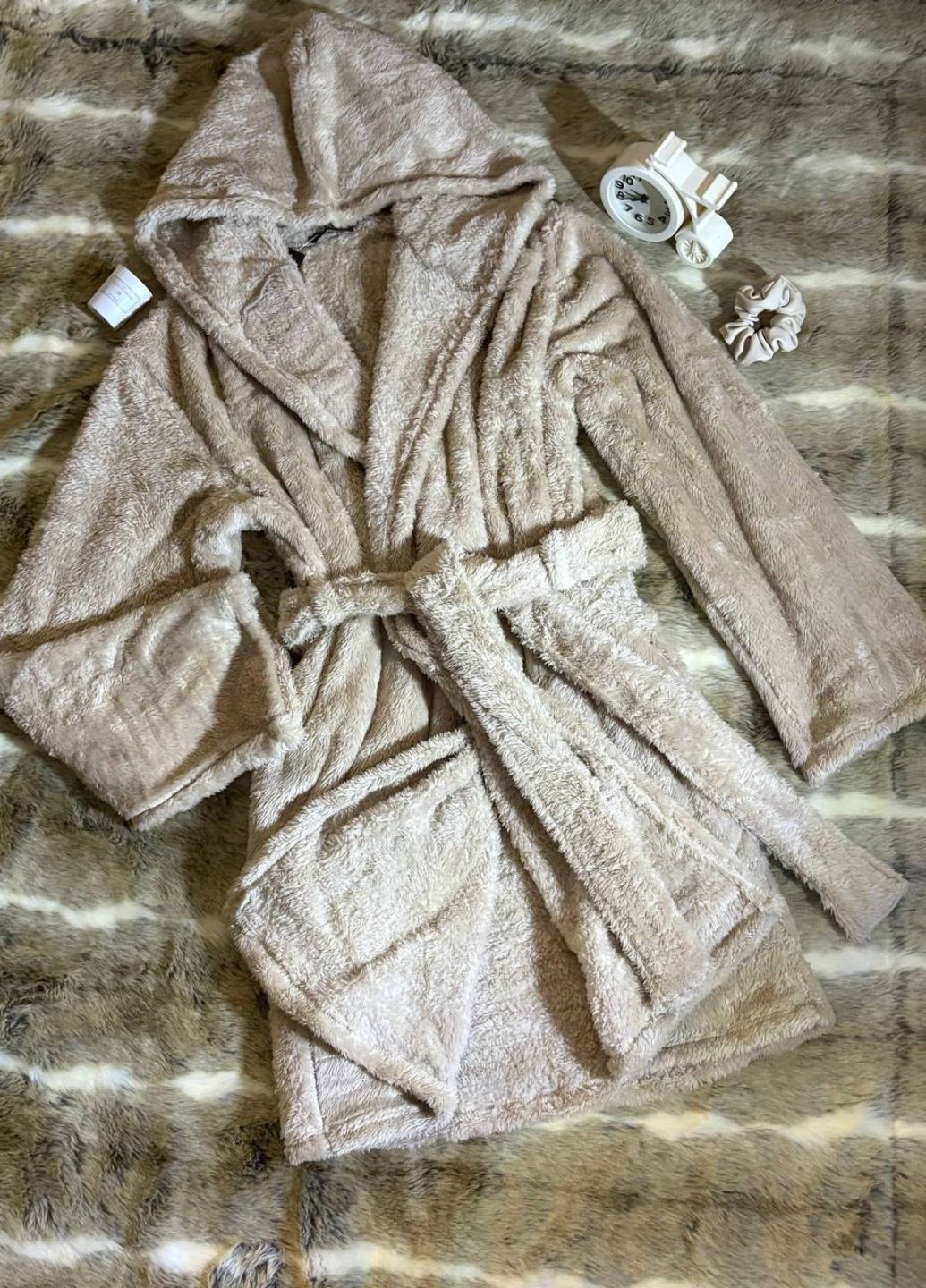 Изысканный домашний махровый халат с капюшоном и поясом. Allthings (366029939)