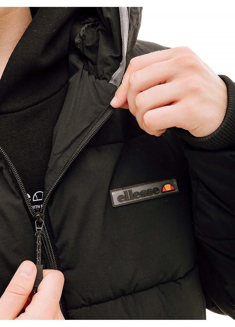 Черная демисезонная мужская куртка rogeri jacket черный Ellesse