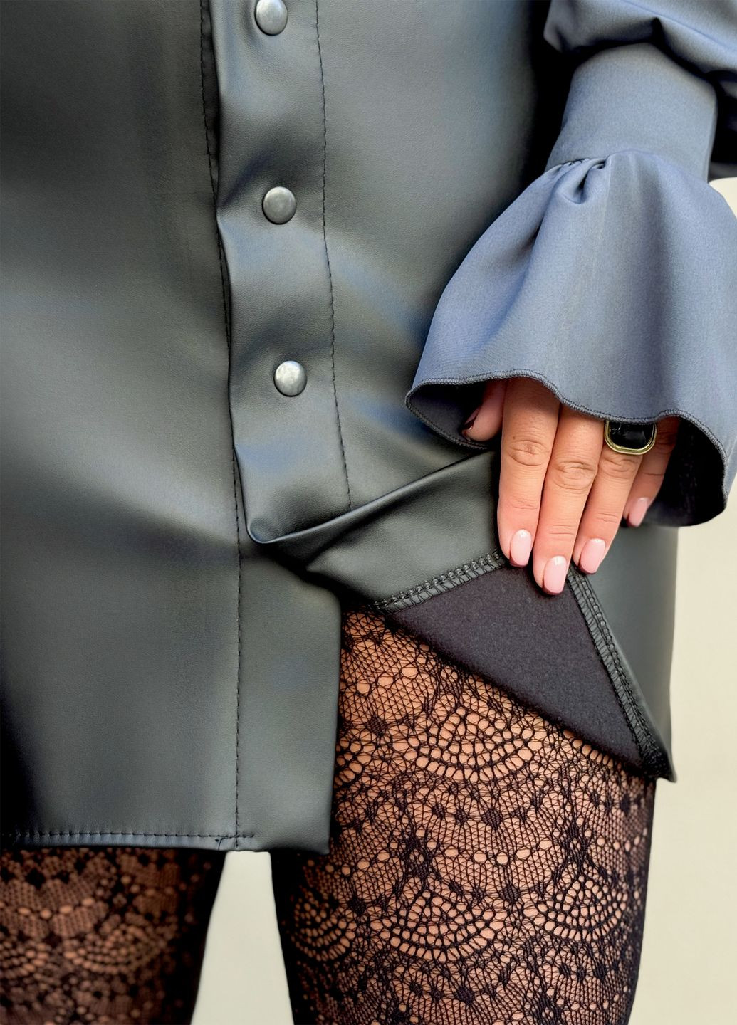 Черная повседневная, офисная, кэжуал однотонная кожаная юбка мини длины на кнопках No Brand карандаш