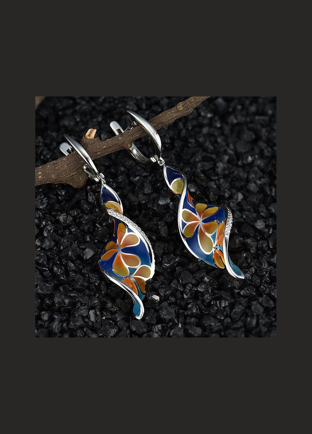 Сережки сережки у вигляді Квітки сережки з емаллю 5.2 см сріблясті Liresmina Jewelry (294720905)
