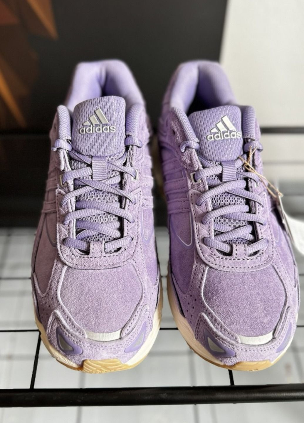 Сиреневые всесезонные кроссовки adidas Response Cl