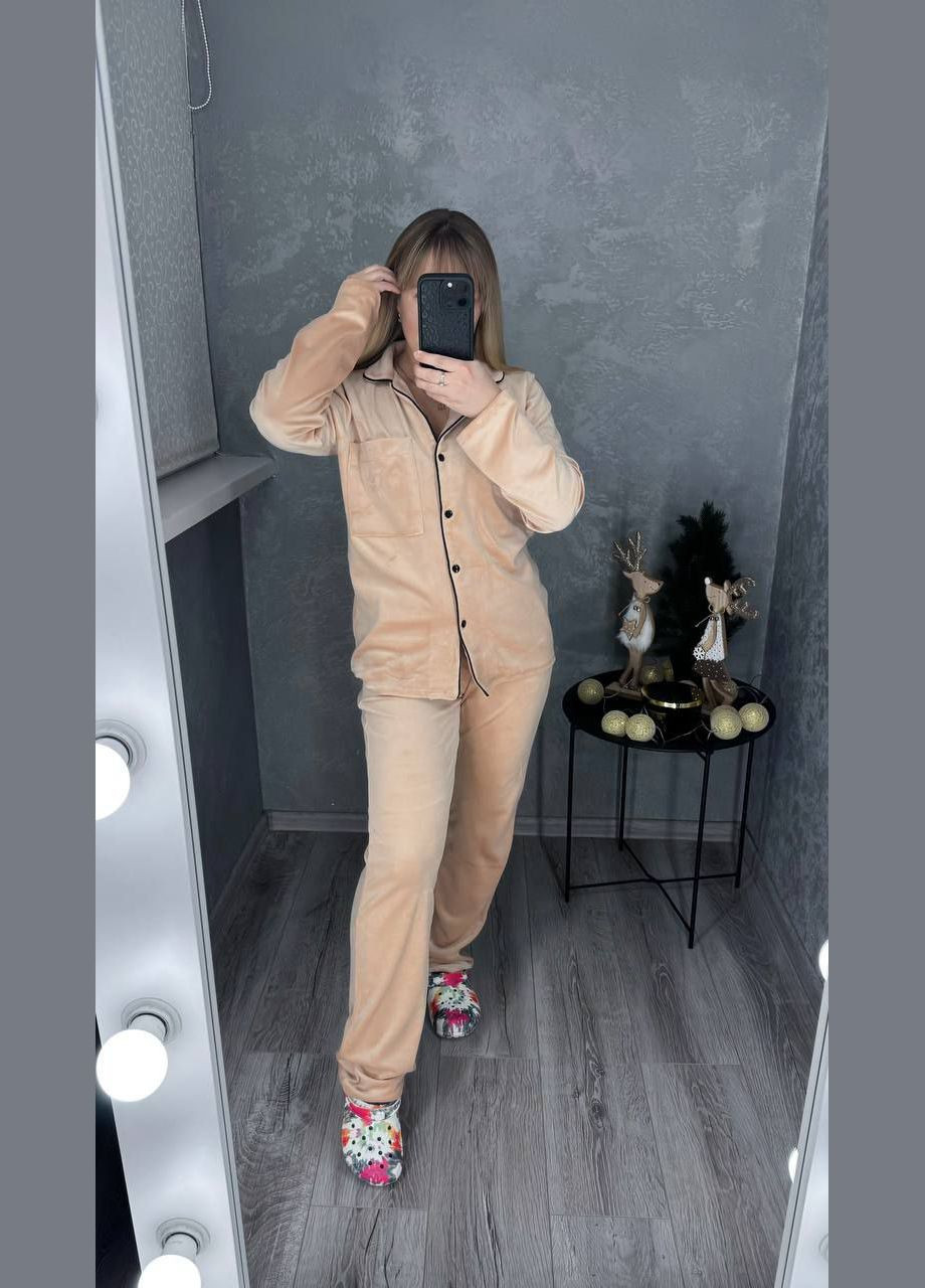 Бежевая всесезон пижама велюровая LeVi