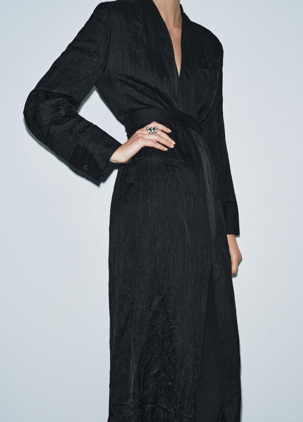 Черное платье Zara однотонное