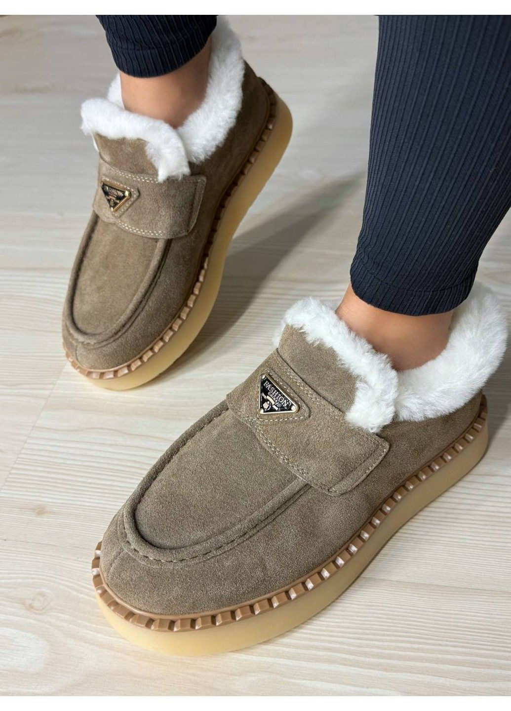 Черевики жіночі 69-3 лофери замшеві на хутрі бежеві Hengji (363619181)