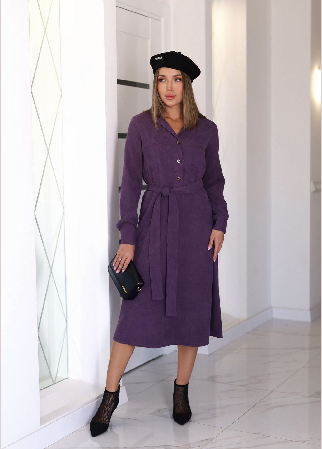 Фиолетовое деловое, праздничный, повседневный, кэжуал, джинсовое трендовое платье из микровельвета длины миди INNOE однотонное