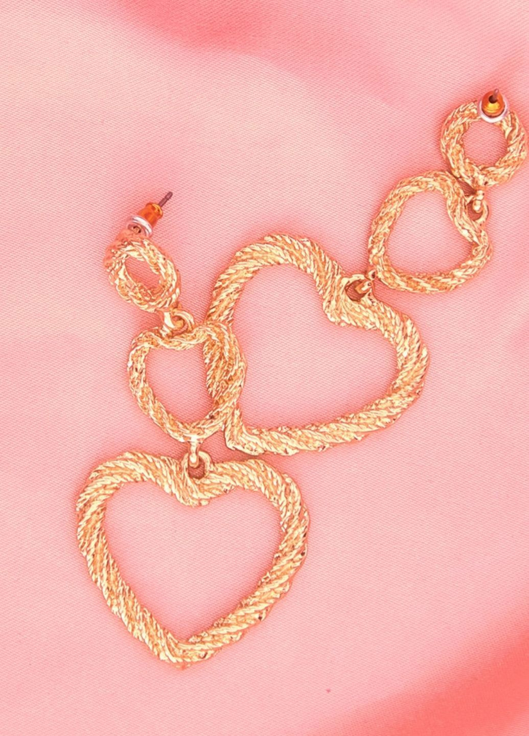 Серьги женские текстурированные сердечки PrettyLittleThing (365564793)