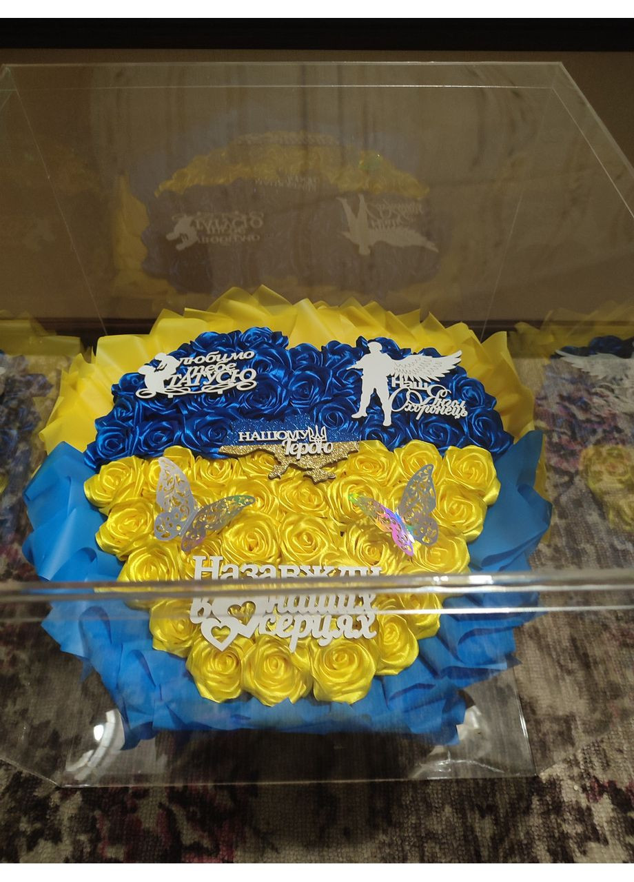 Букет из атласных лент в акриловом кубе. No Brand (368672321)