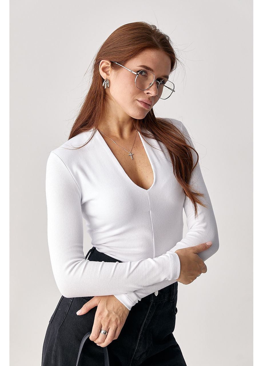 Белый демисезонный трикотажный пуловер с глубоким вырезом - черный цвет Lurex