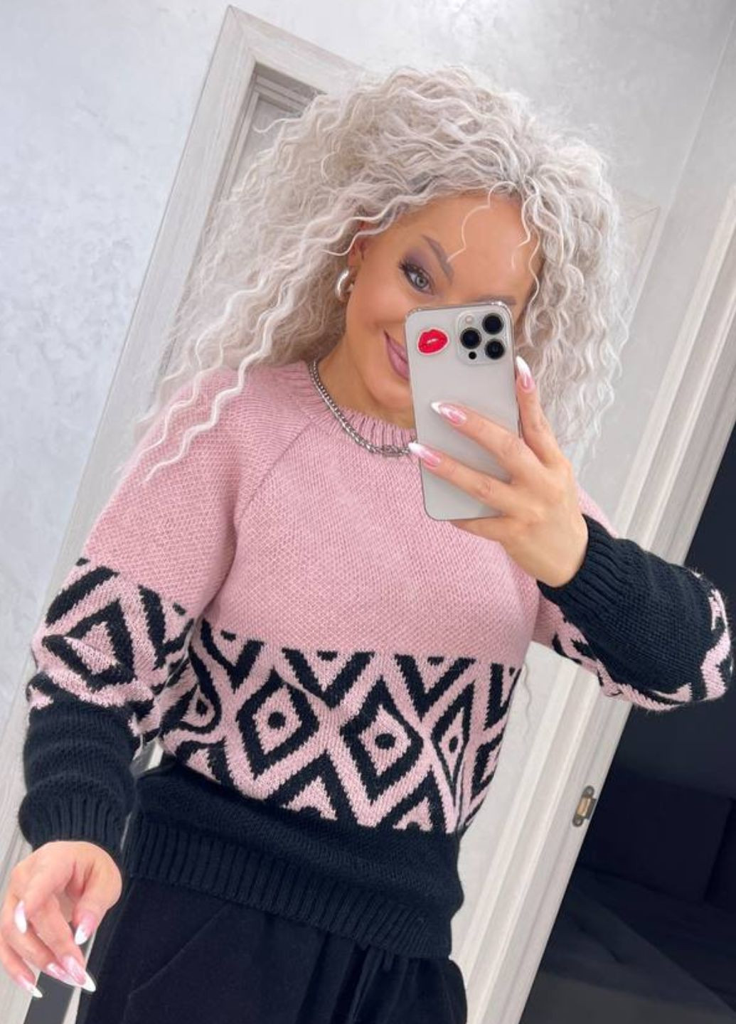 Пудровый демисезонный теплый свитер со стильным принтом джемпер Allthings