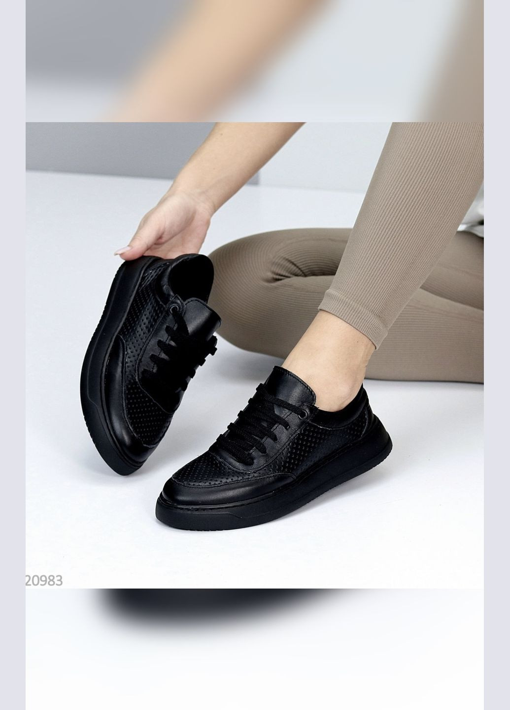 Чорні осінні шкіряні жіночі кросівки No Brand