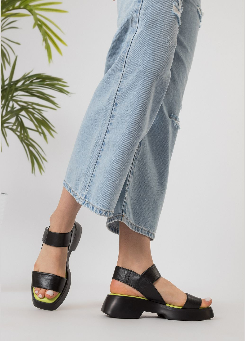 Черные босоножки (1531лz) Heya Shoes