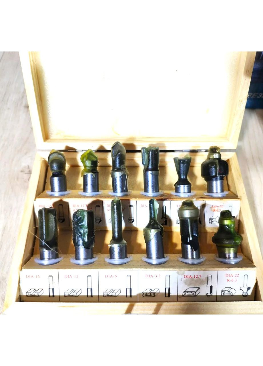 Фрезер с Максимальной цангой 12ММ Чехия БРНО Модель 2200 Усиленное основание Точная регулировка глубины Grand (364120792)