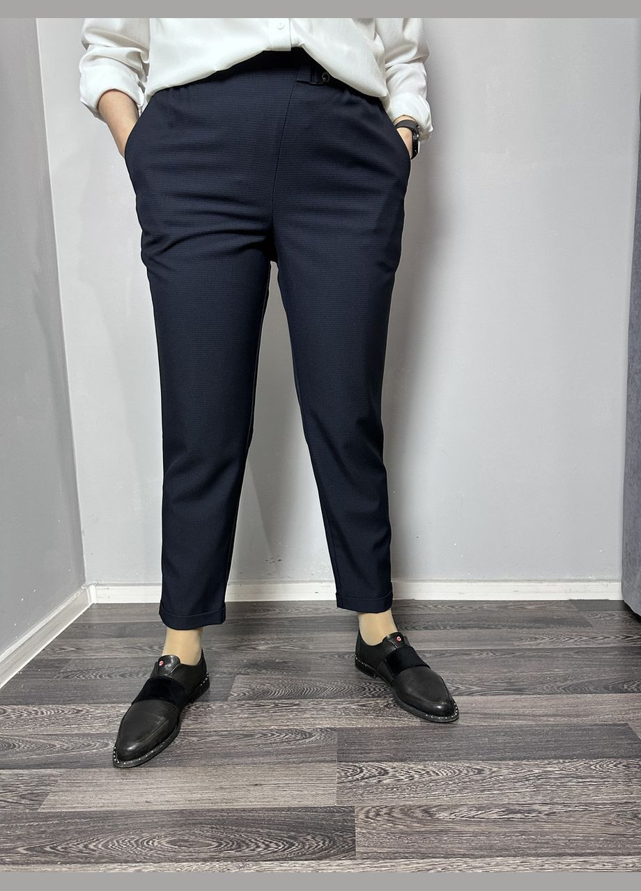Жіночі класичні брюки завужені до низу сині MKJL1131-2 Modna KAZKA (277159970)