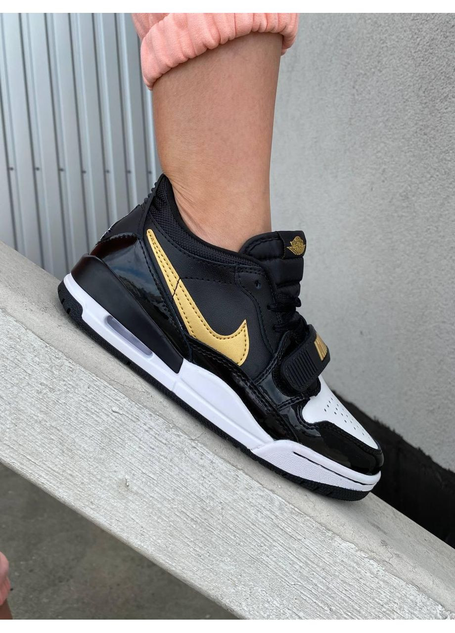 Чорні Осінні кросівки чоловічі nike jordan legacy 312 low black gold найк аір джордан No Brand