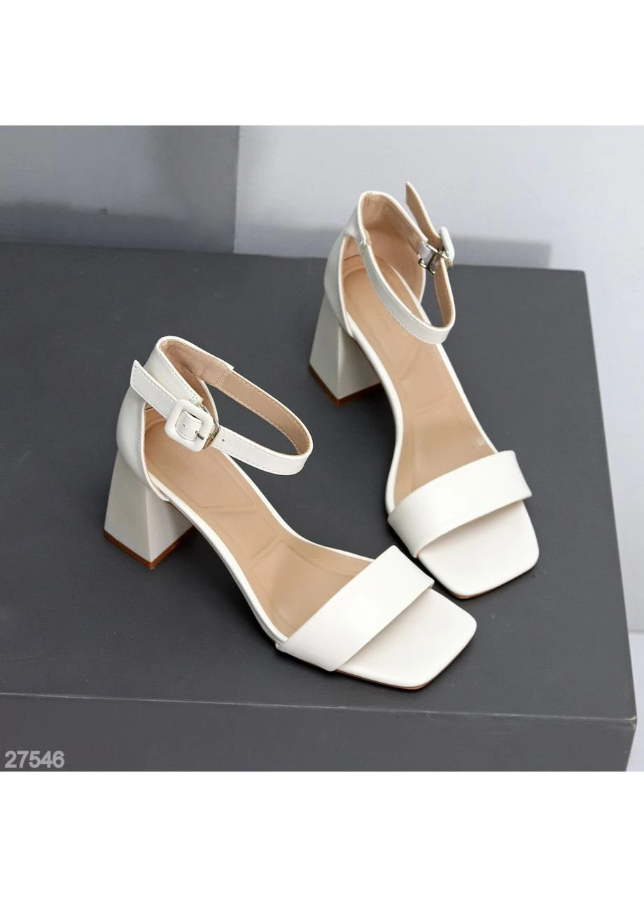 Білі босоніжки No Brand (397262028)