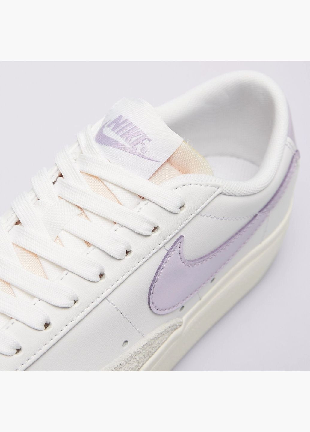 Кроссовки женские Blazer Low Platform White DJ0292-114 Nike белые (333651491)