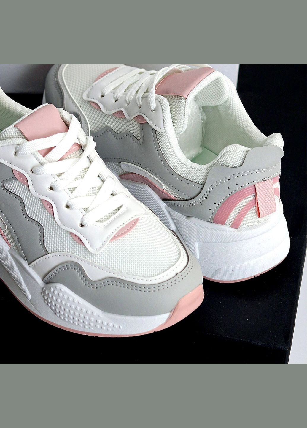 Жіночі кросівки білі з сірими та рожевими вставками, екошкіра + текстиль, весна-літо Navigator Кросівки білі літо (346146180)