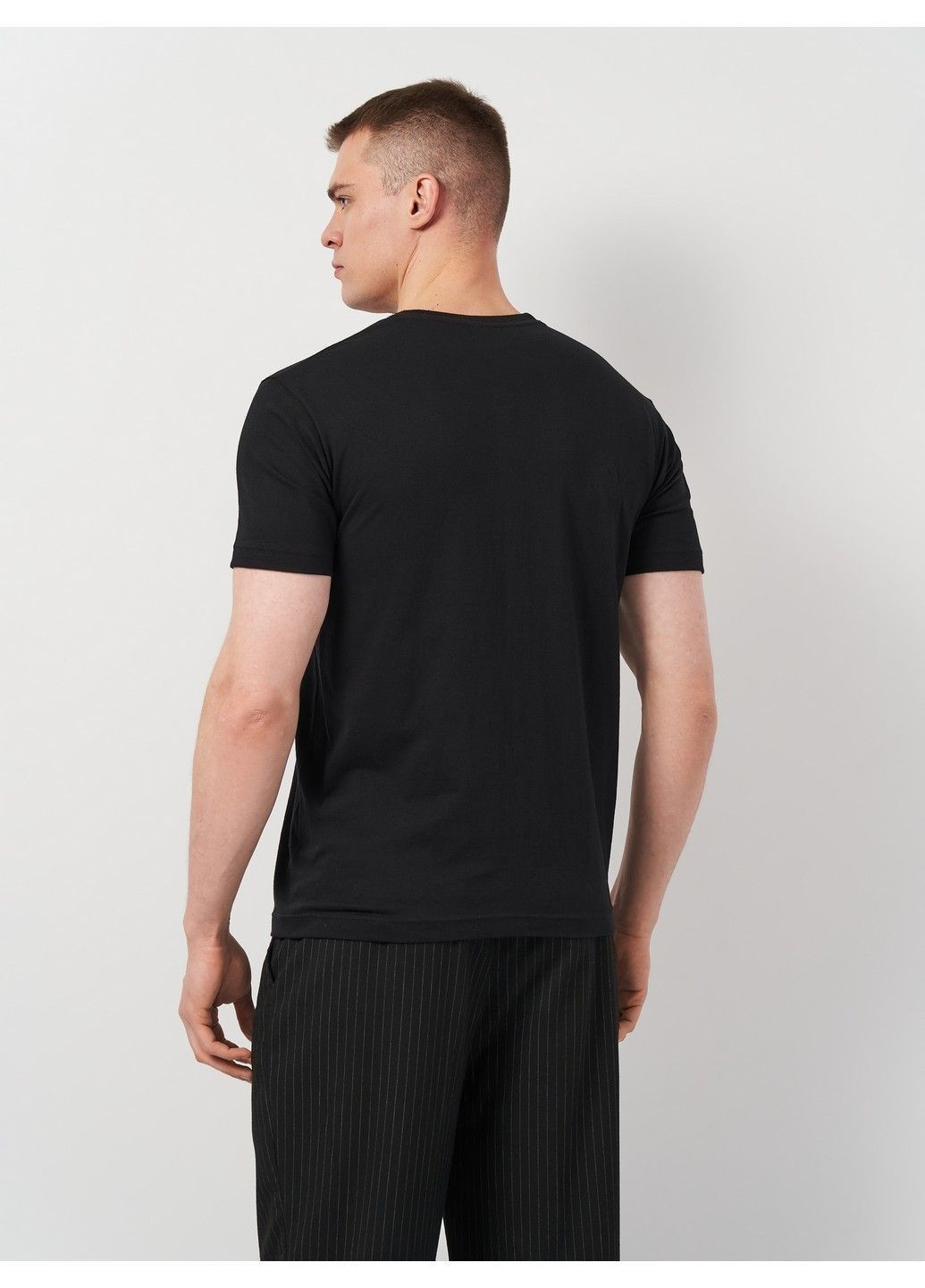 Черная футболка C&A