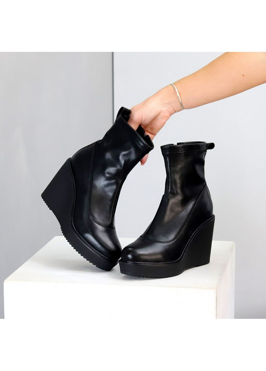 ботинки женские ambra на танкетке – черные No Brand