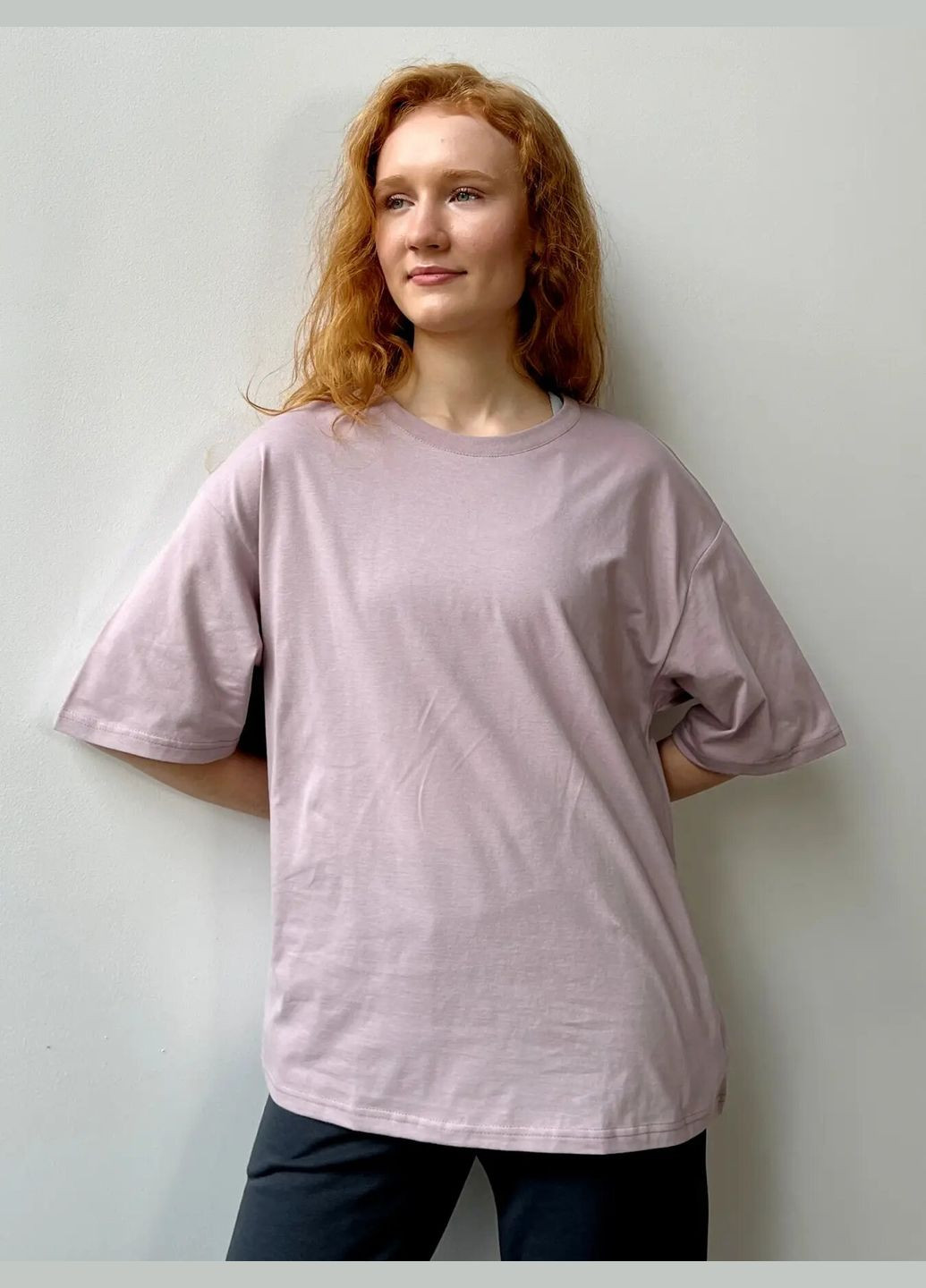 Сиреневая всесезон футболка женская оверсайз с коротким рукавом Роза