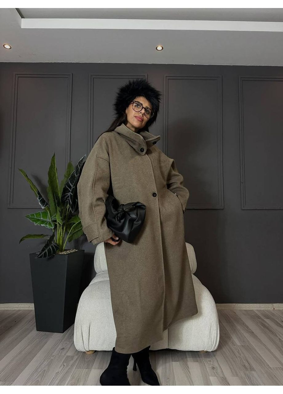 Кофейное Пальто зимнее на подкладке No Brand