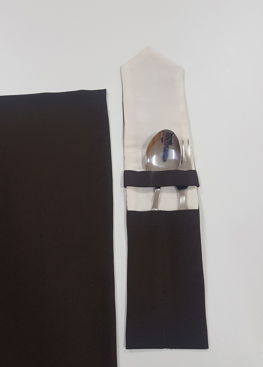 Комплект для сервірування серветки 35х35см 4шт раннер 40х100см 1шт чохли для приборів 4шт шоколадний (1_2ч) Firanka Simple (332056223)