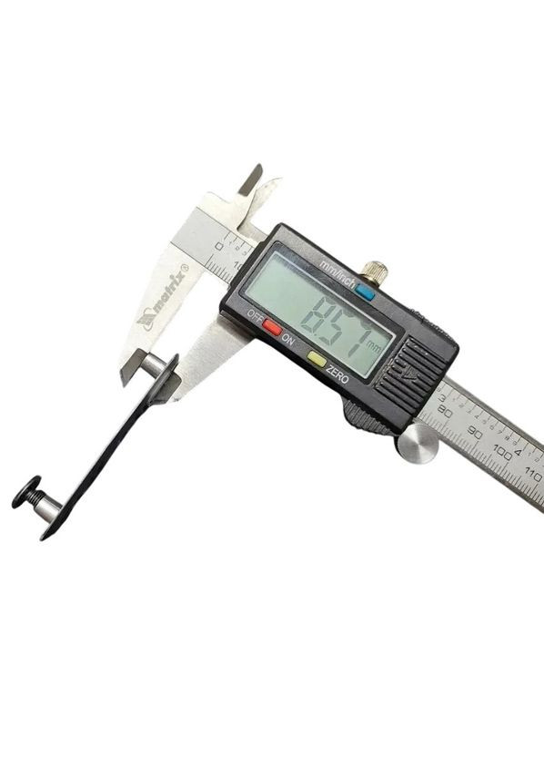 Эмблема с логотипом для автоковриков АЛЮМИНИЙ (65x18x2мм) Daewoo (369612116)