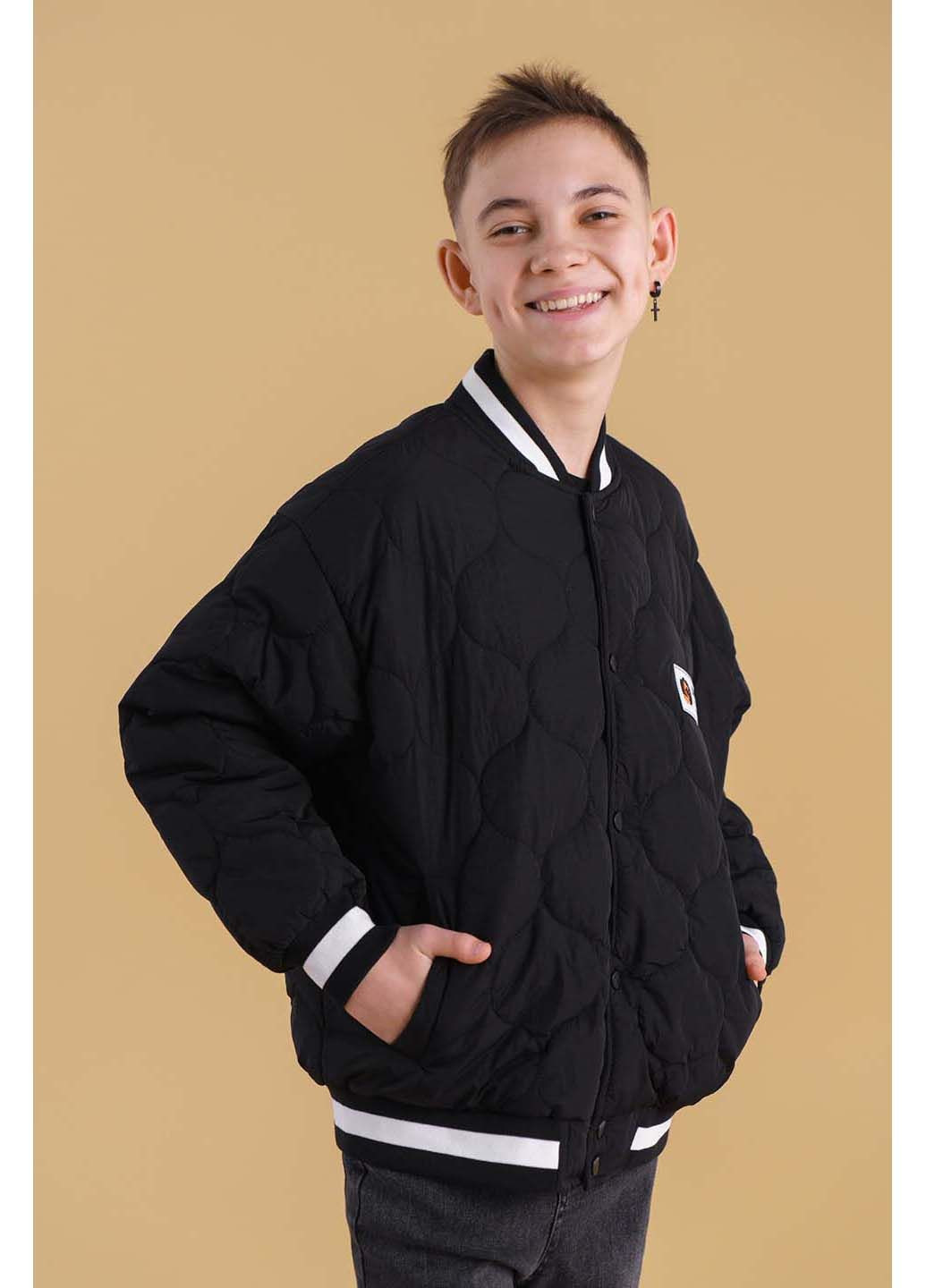 Чорна демісезонна куртка XZKAMI