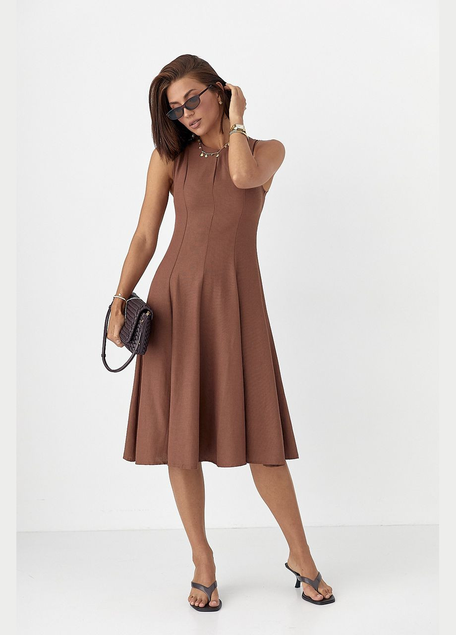 Коричнева ділова сукня довжини міді без рукавів - бежевий колір Lurex