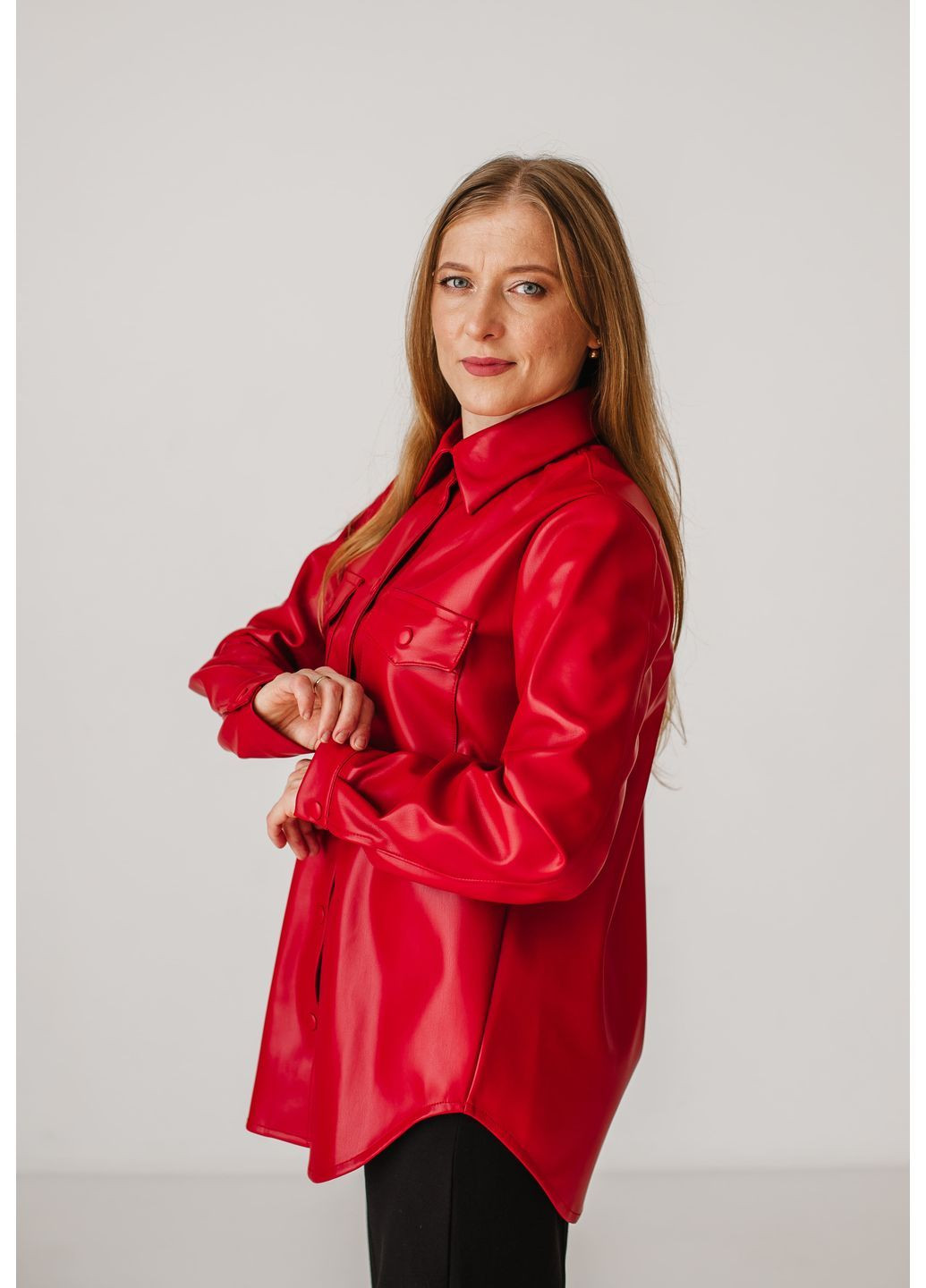 Жіноча шкіряна сорочка вільного крою подовжена No Brand (370218715)