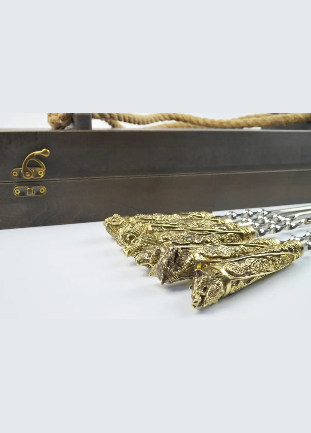 Набір шампурів з мангалом та бронзовими чарками з головами диких звірів на подарунок шефу Handmade 47330053 (345646846)