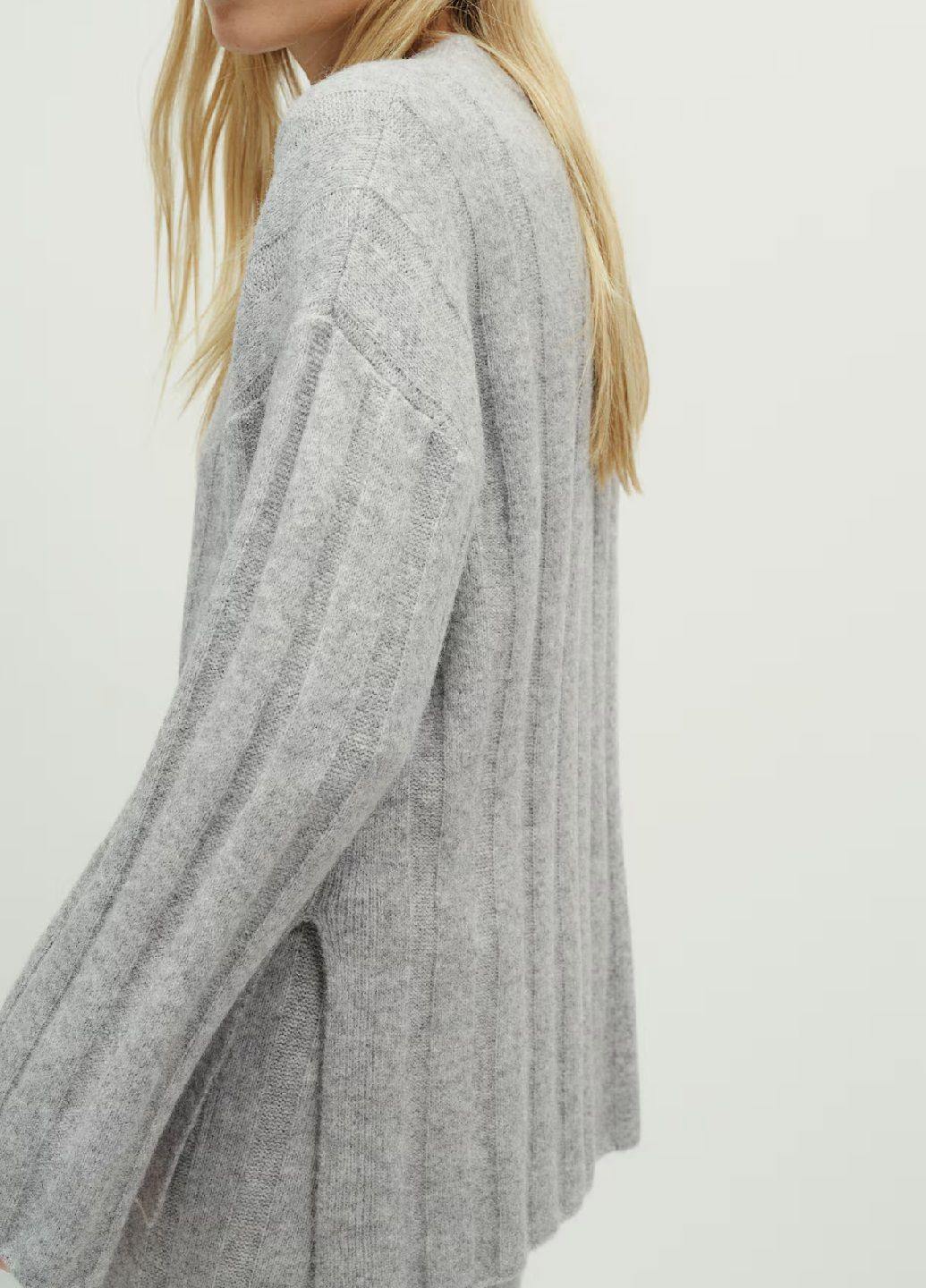 Сірий демісезонний светр H&M