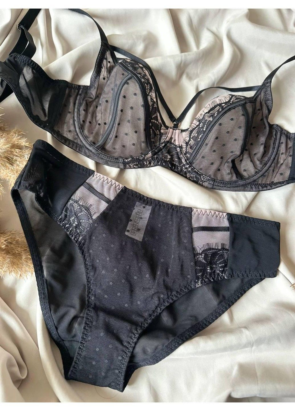 Чорний комплект бюстгальтер без поролону з трусиками сліп m013 hidden beauty чорний Diorella