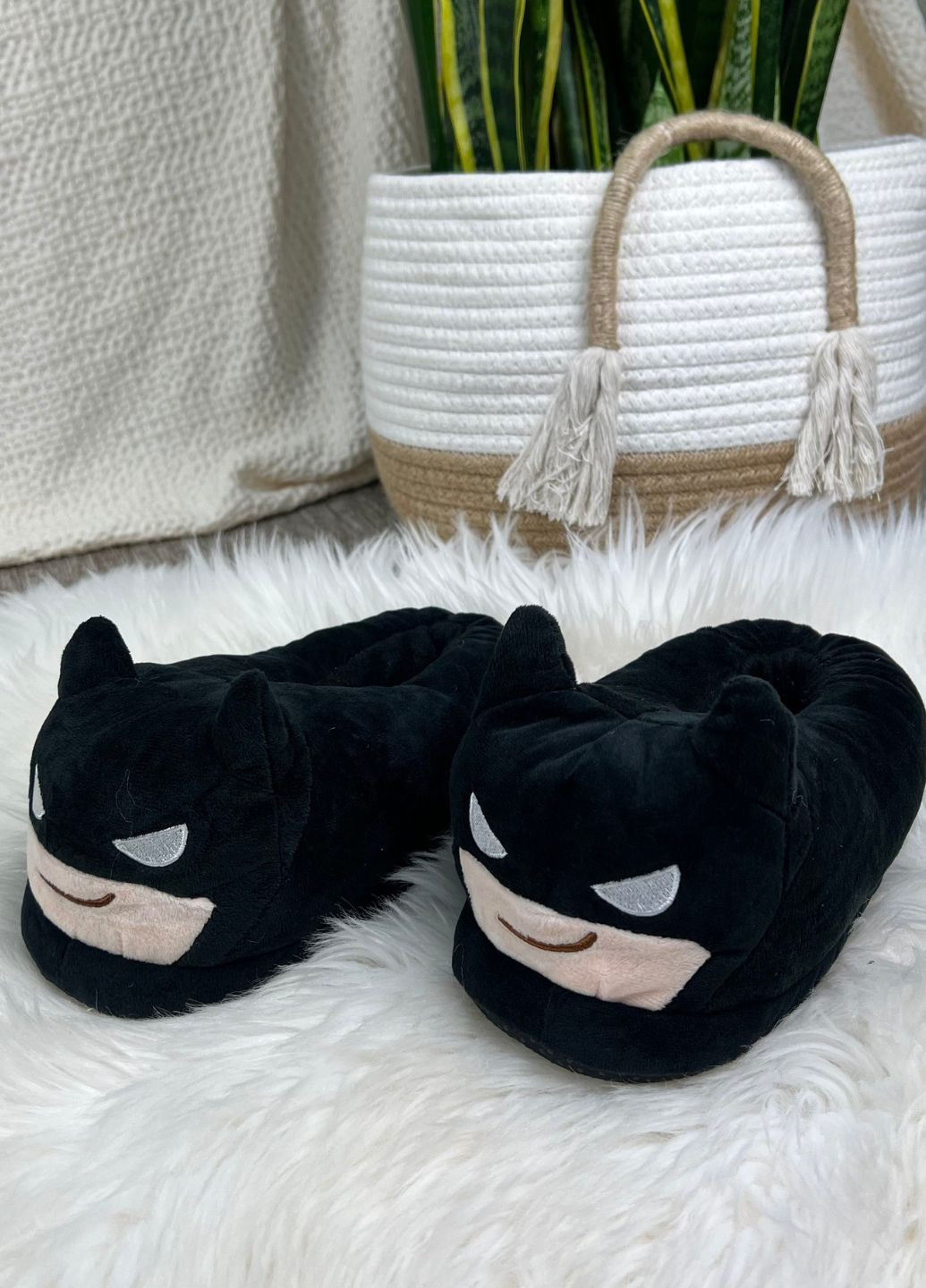 Черные детские тапочки игрушки с героем бэтмен плюшевые антискользящая подошва My Kigu