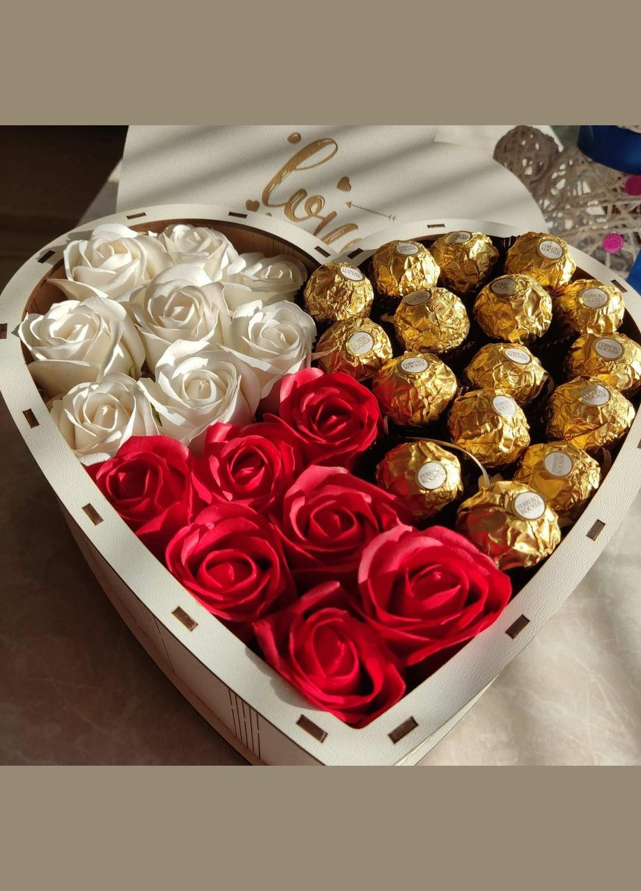 Подарочный бокс из конфет Ferrero и роз для девушки No Brand (315888859)