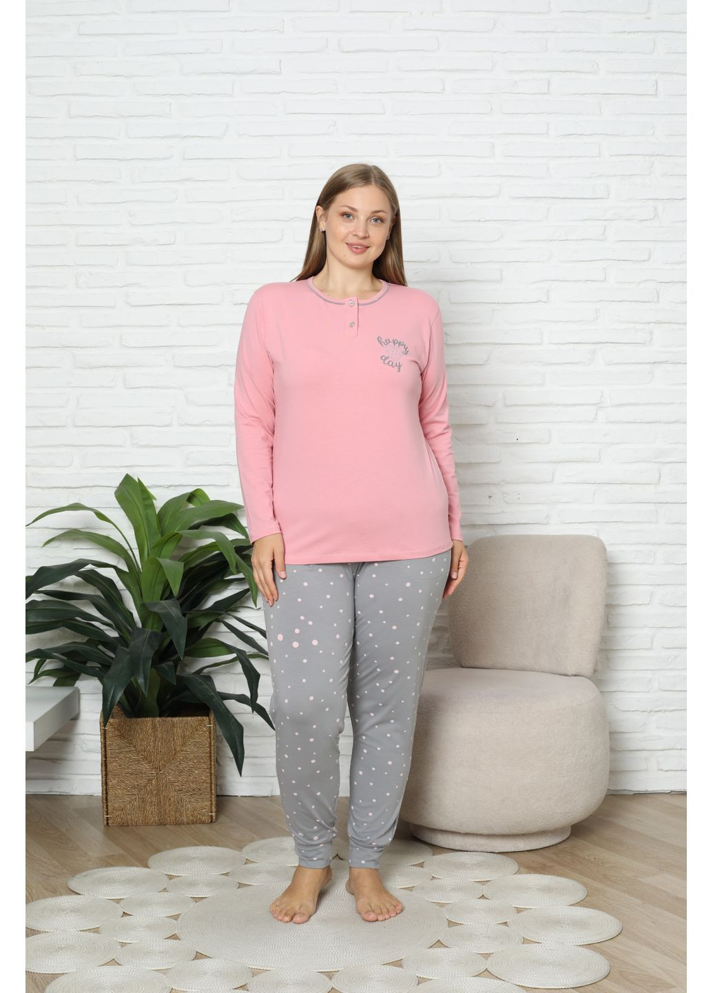 Розовая комплект женский plus size со штанами 2 пуговицы Nicoletta