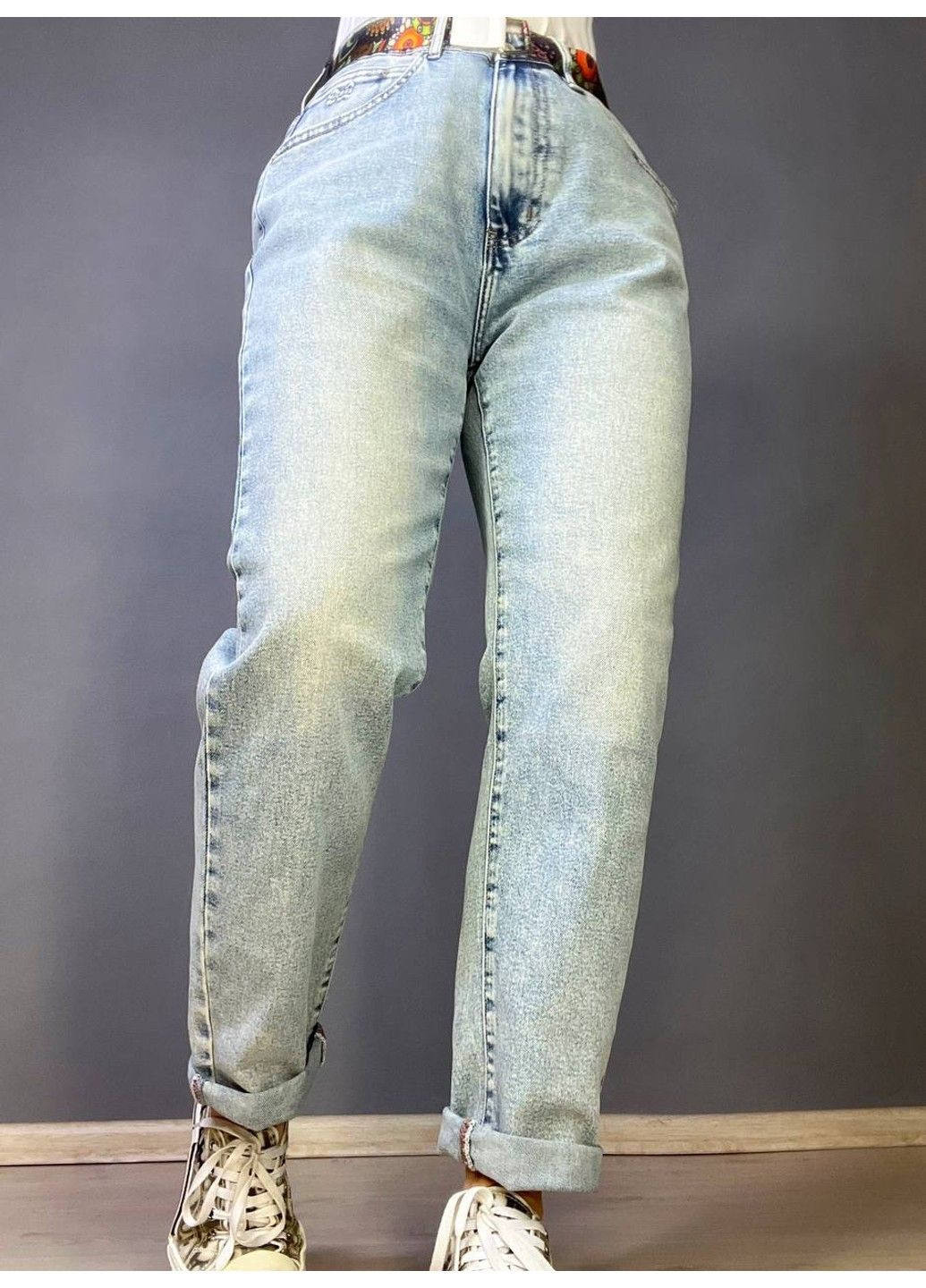 Джинси жіночі 9160 Mom jeans comfort висока талія стрейчеві кольровий ремінь світло блакитні Dicesil - (322019908)