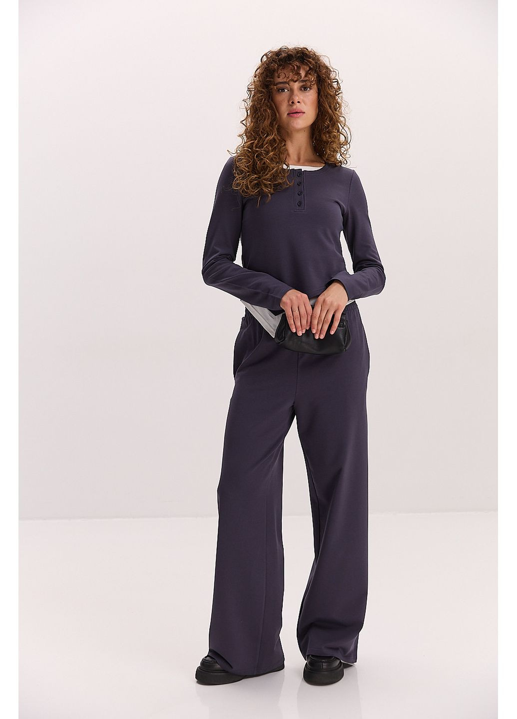 Жіночий спортивний костюм із трикотажу світло-бежевий із молочною вставкою Arjen (353305950)