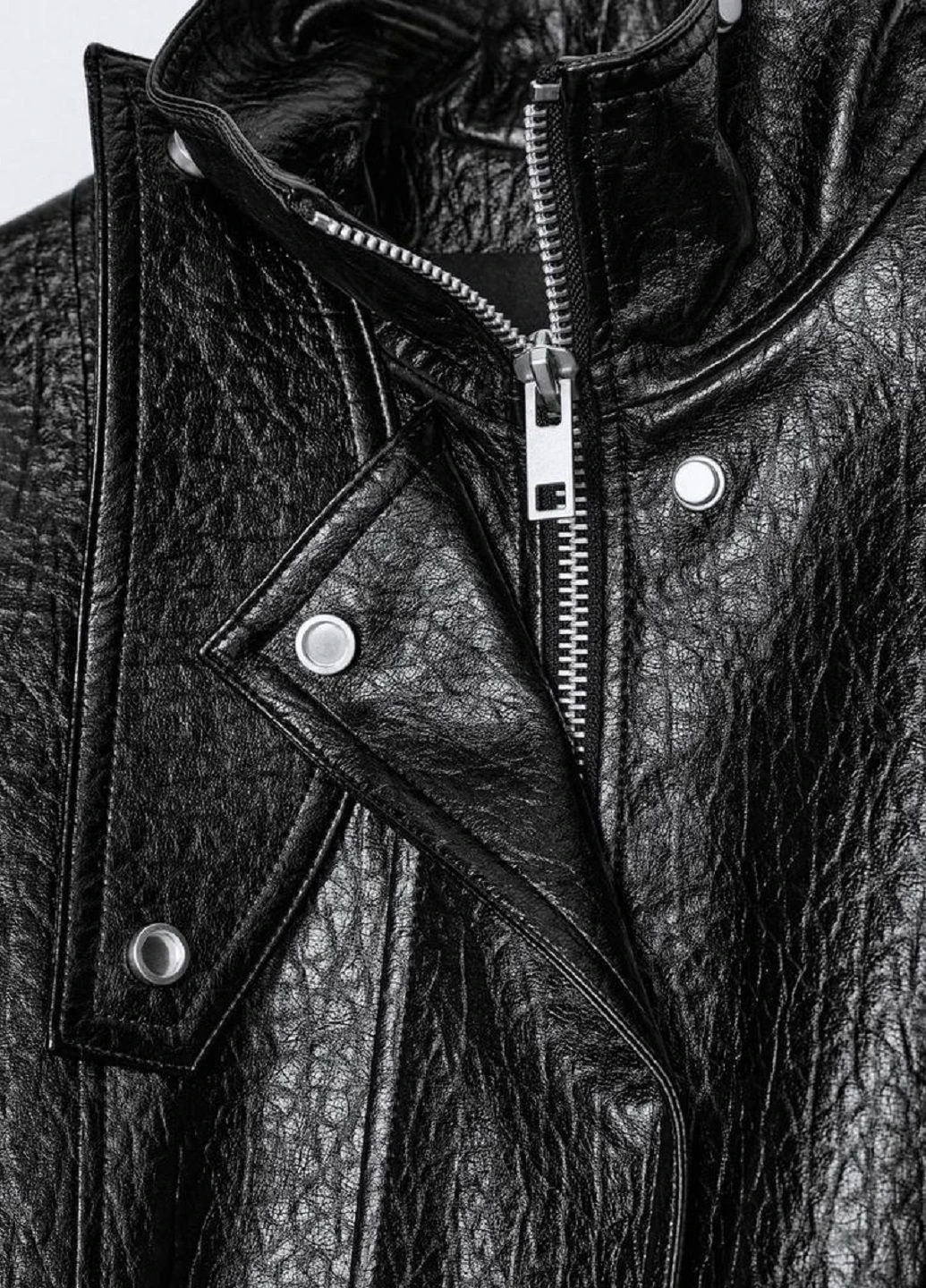 Черная демисезонная куртка Zara