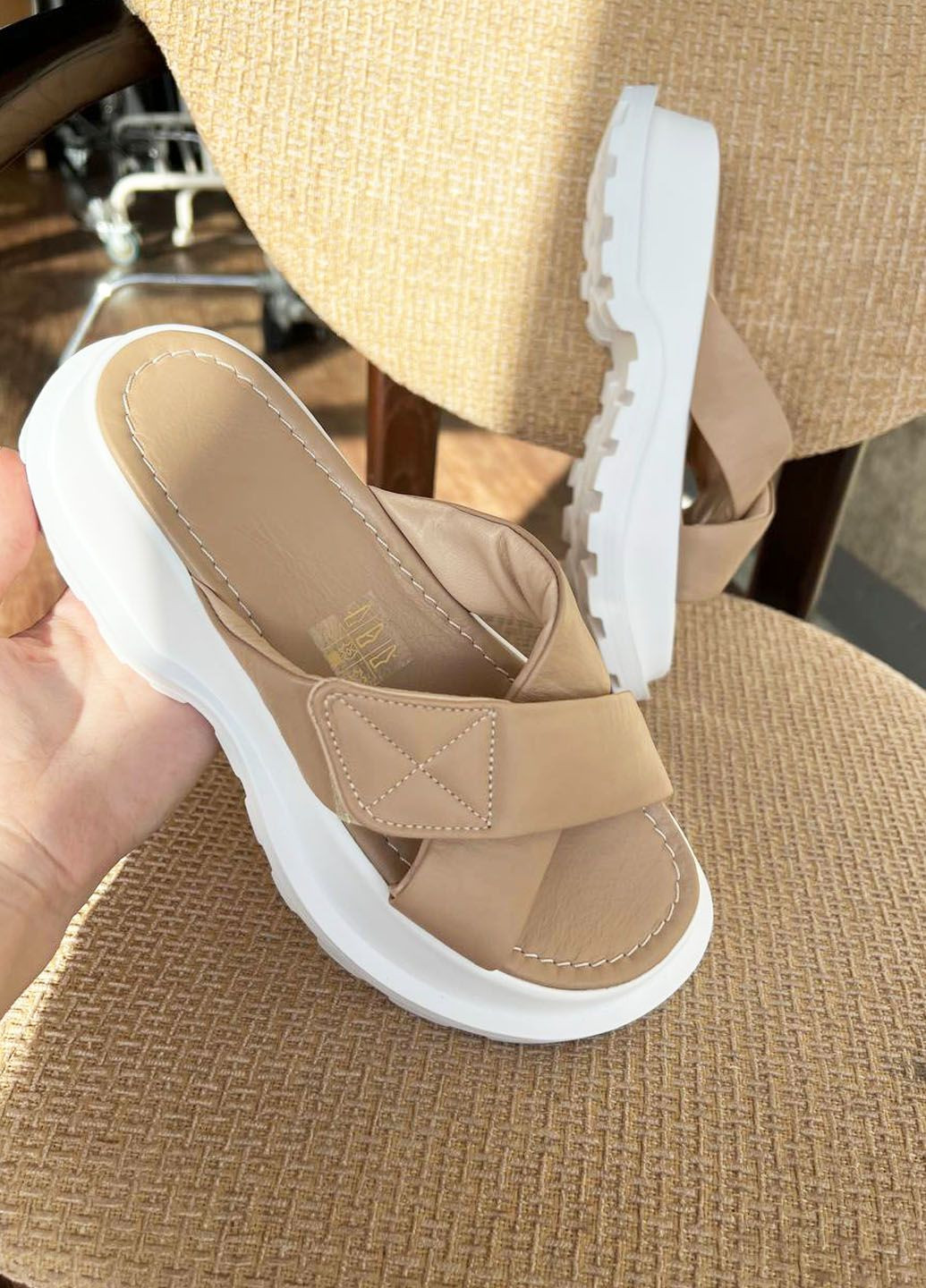 Бежевые шлепанцы Rayskaya woman